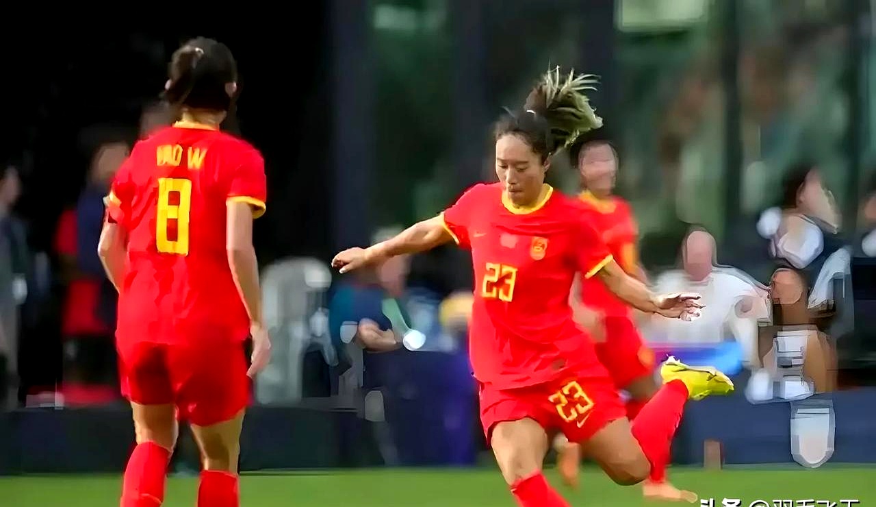 西班牙女足选手勇往直前，舞动风采的简单介绍
